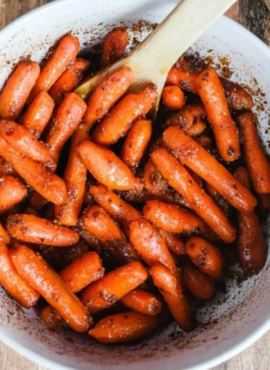 Delicious brown sugar roasted carrots fresh from the oven