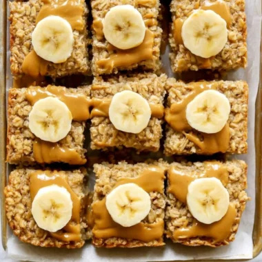 Delicious Peanut Butter Banana Baked Oatmeal in a bowl