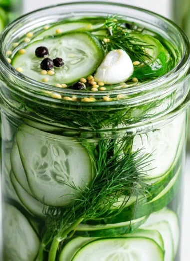 Super easy refrigerator dill pickles recipe with fresh ingredients.